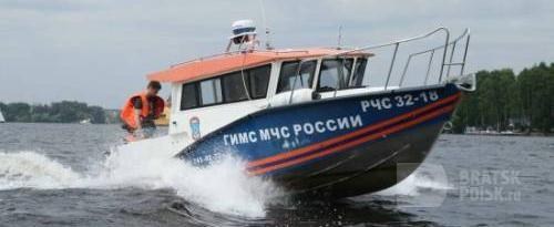 На Братском водохранилище госинспекторы по маломерным судам оказали помощь рыбаку На Братском водохранилище госинспекторы по маломерным судам оказали помощь рыбаку