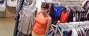 В Братске ищут девушку, которая украла вещи из магазина В Братске ищут девушку, которая украла вещи из магазина