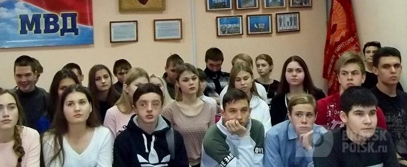 В музее Вихоревки открылась выставка к 100-летию милиции В музее Вихоревки открылась выставка к 100-летию милиции