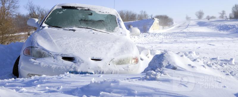 Семью, замерзающую в сломавшейся машине на трассе, спасли в Иркутской области
