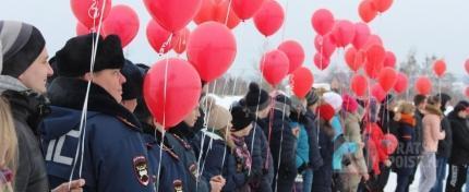 Иркутские пожарные и сотрудники ДПС приняли участие во флешмобе к Международному женскому Дню (ВИДЕО) Иркутские пожарные и сотрудники ДПС приняли участие во флешмобе к Международному женскому Дню (ВИДЕО)