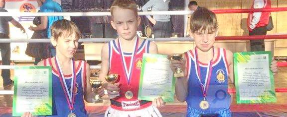 Юные братские спортсмены привезли три «золота» с областного турнира по тайскому боксу