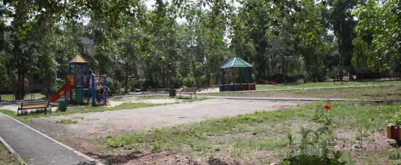 Представители областного министерства проверили в Братске несколько дворов, благоустроенных по программе "Городская среда" Представители областного министерства проверили в Братске несколько дворов, благоустроенных по программе "Городская среда"