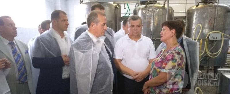 Губернатор Приангарья побывал на братском агропромышленном комплексе "Гелиос" Губернатор Приангарья побывал на братском агропромышленном комплексе "Гелиос"