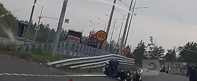 В Братске разбился мотоциклист В Братске разбился мотоциклист