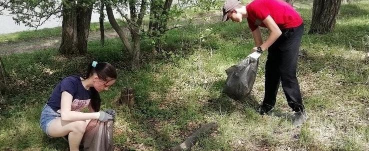 Школьники Братска за лето убрали 120 гектаров зеленых зон Школьники Братска за лето убрали 120 гектаров зеленых зон